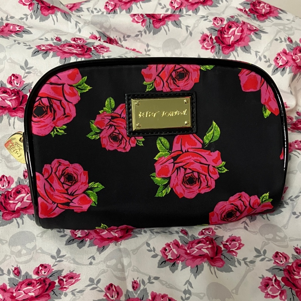 💐 Betsey Johnson Makeup Case Pouch Black w/Roses Print